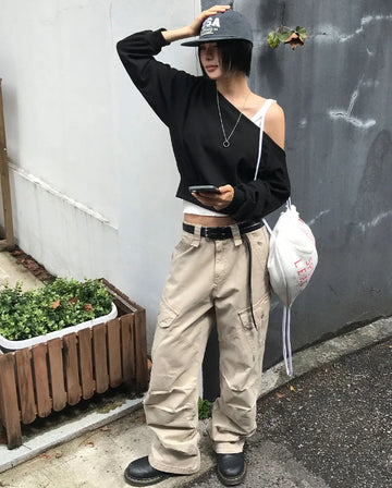 OFF-SHOULDER CROP SWEAT